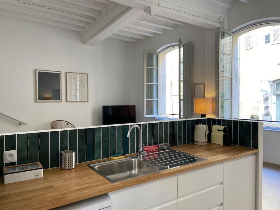 Appartement Avec Ventilateurs Proche Du Palais Des Papes 아비뇽 외부 사진